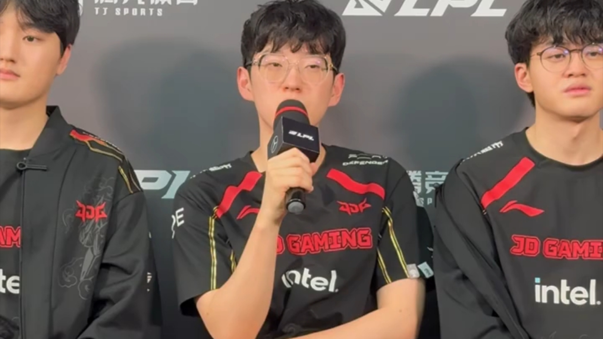 STAR SPORTS- Scout在切尔西比赛中败北，夺冠引发热议！气势如虹延续