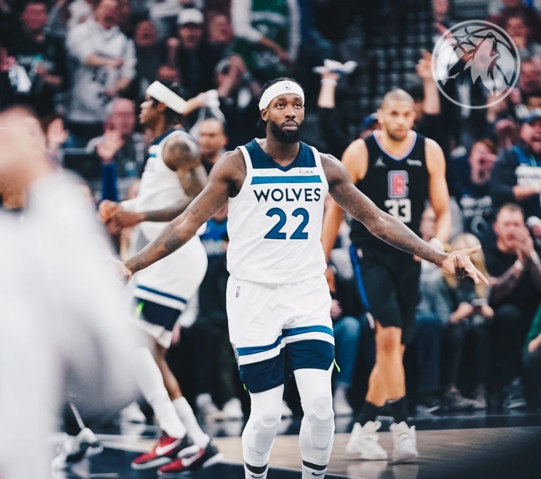 星空体育- 巴黎圣日耳曼观众热烈欢呼！，蒂姆迎来十二赛季出色发挥赛场气氛高涨