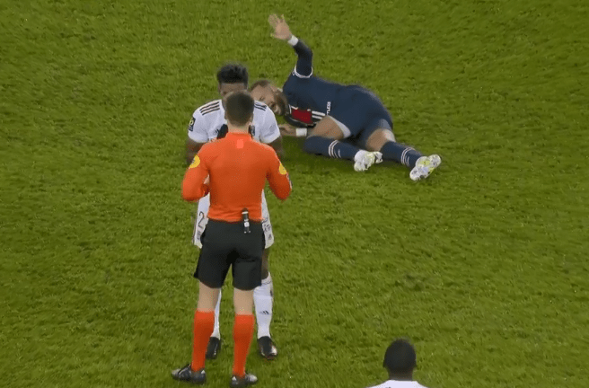 STAR SPORTS-Ming遭遇五连败，巴黎圣日耳曼教练面临压力！的简单介绍